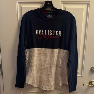 Hollister Men's Navy and Cream Colorblock Long Sleeve T-Shirt